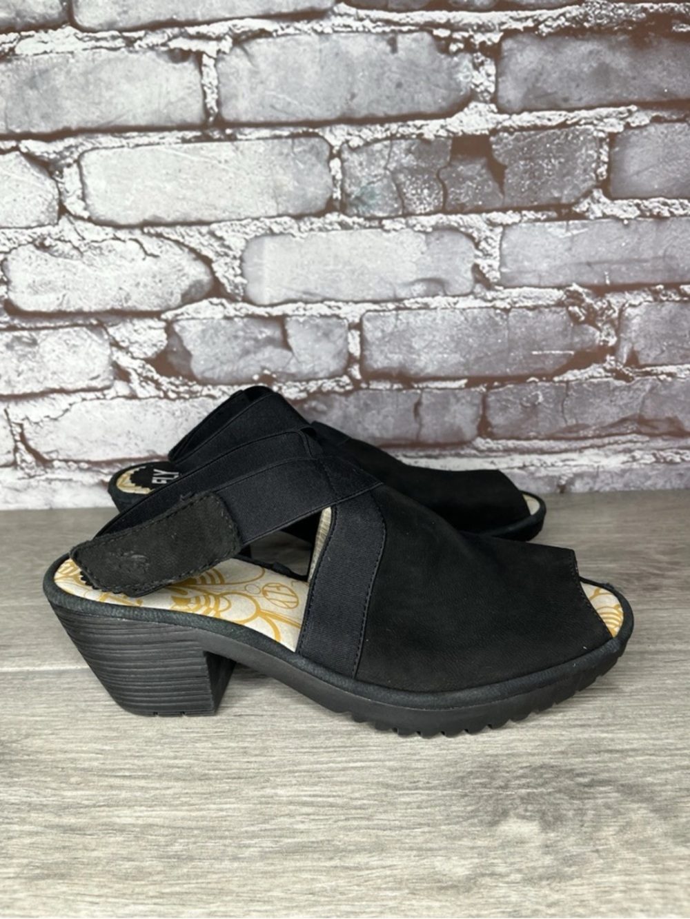 Fly London Wato Cupido Black Suede Leather Heel Strap Sandals Women sz 39EU/8.5M